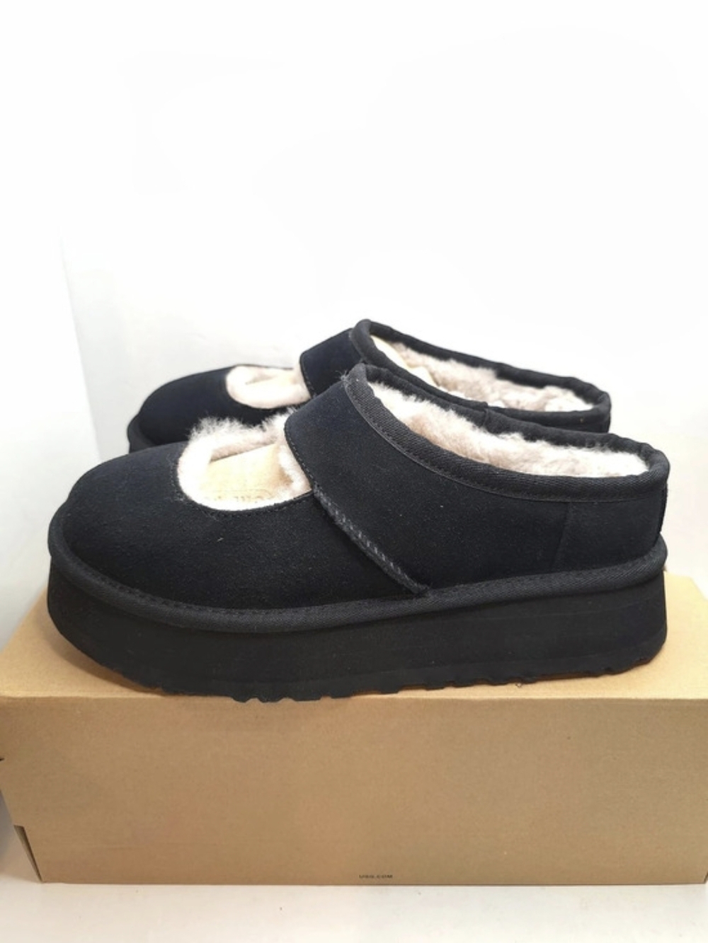 UGG Tazz Platform Slippers in Black US 8